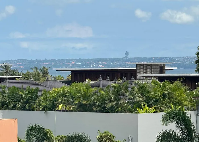 Chic Brand New 4 Bedroom With Pool Near The