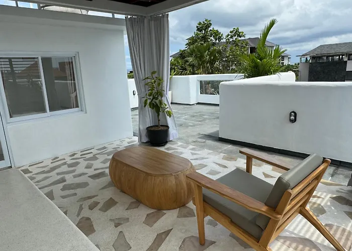 Villa Chic Brand New 4 Bedroom With Pool Near The Canggu
