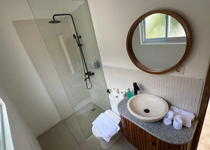Villa Chic Brand New 4 Bedroom With Pool Near The *