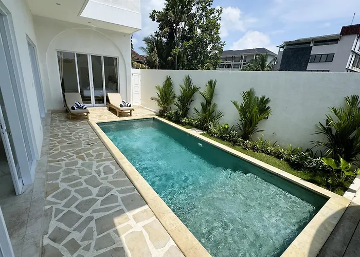 Villa Chic Brand New 4 Bedroom With Pool Near The Canggu