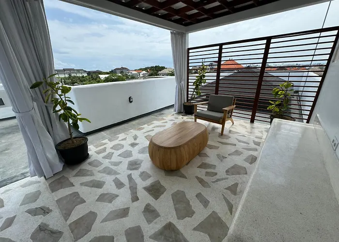 Chic Brand New 4 Bedroom With Pool Near The Canggu
