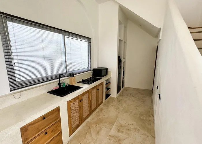 Chic Brand New 4 Bedroom With Pool Near The Villa